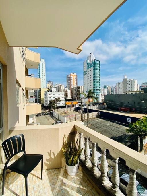 Apartamento Otima Localizacao Quadra Mar E